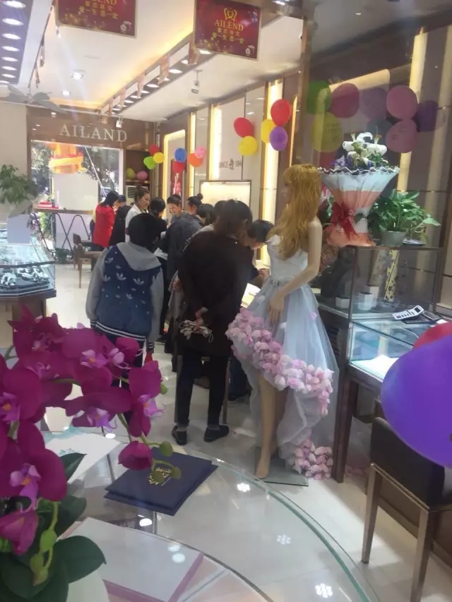 【开业资讯】—— 爱恋珠宝山西区域三店齐开。